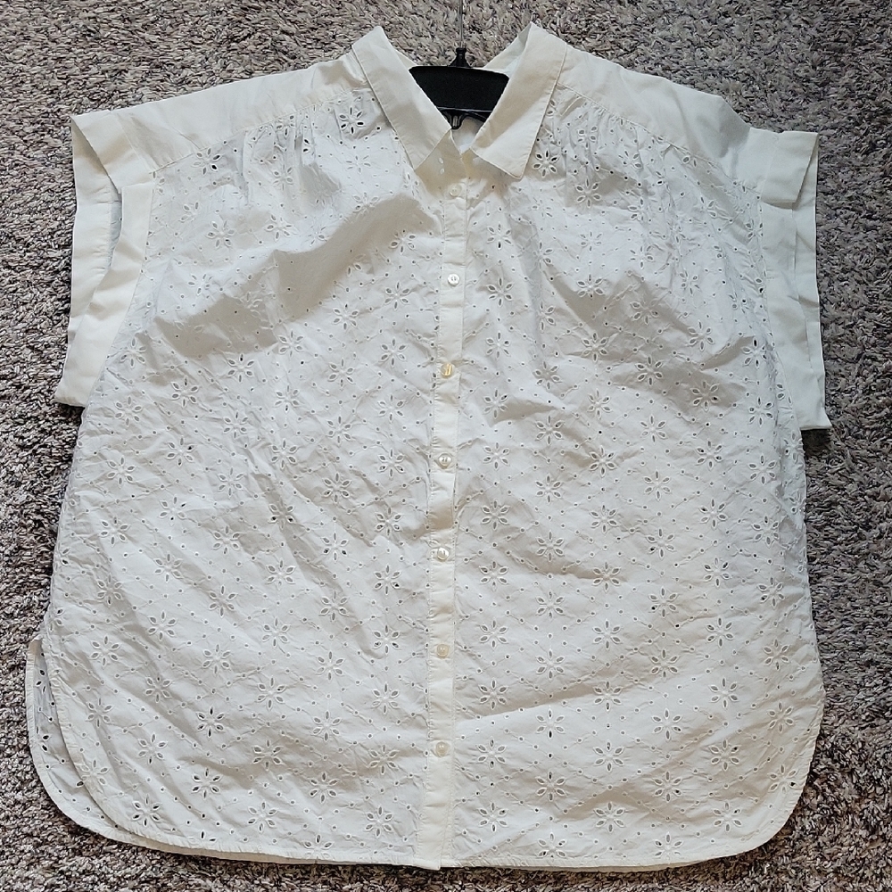 GAP White Floral Eyelet Button-Up Shirt